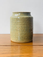 Load image into Gallery viewer, ecru ceramic crock
